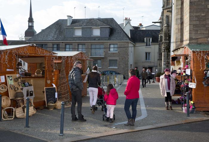 Marché de Noël à Ploërmel - Agrandir l'image, .JPG 328Ko (fenêtre modale)