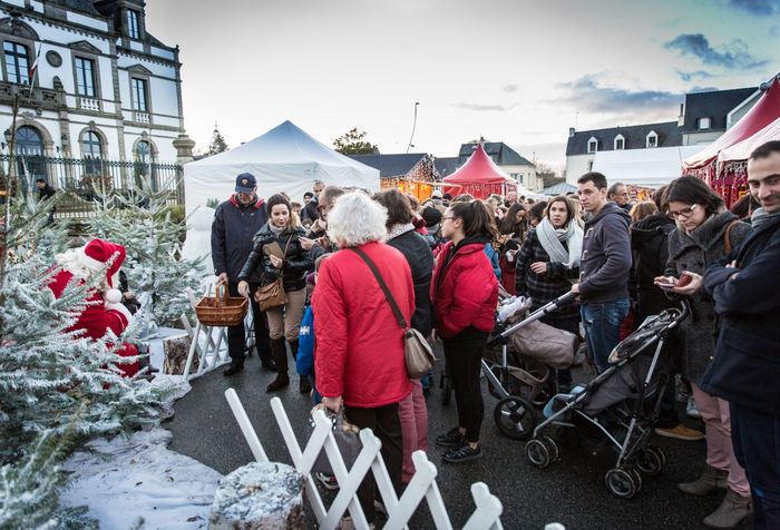 Marché de Noël 2018 à Ploërmel ©JF-GUILLON - Agrandir l'image, .JPG 341Ko (fenêtre modale)