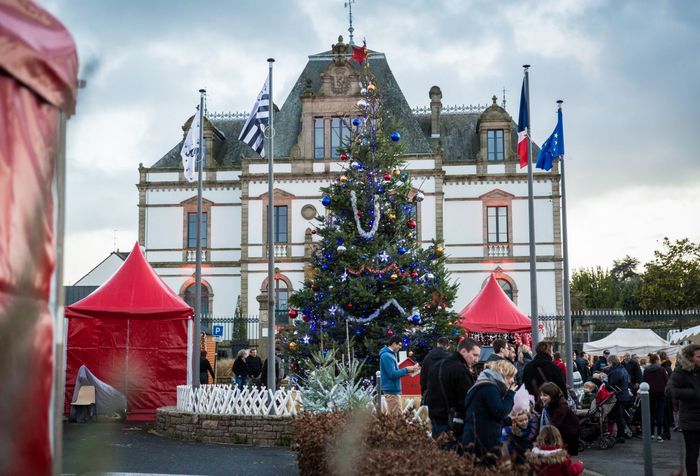 Marché de Noël 2018 à Ploërmel ©JF-GUILLON - Agrandir l'image, .JPG 298Ko (fenêtre modale)