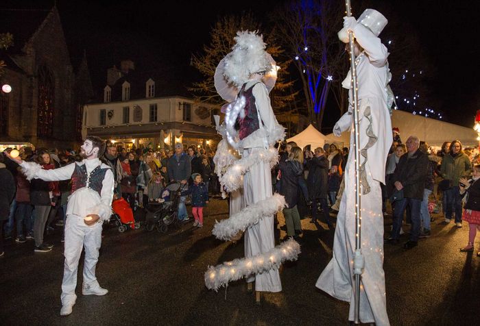 Marché de Noël à Ploërmel - Agrandir l'image, .JPG 285Ko (fenêtre modale)