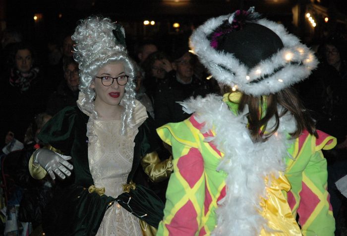 Carnaval nocturne à Ploërmel - Agrandir l'image, .JPG 382Ko (fenêtre modale)