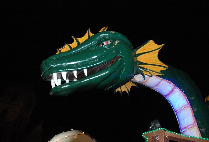 Carnaval nocturne à Ploërmel - Agrandir l'image, .JPG 339Ko (fenêtre modale)