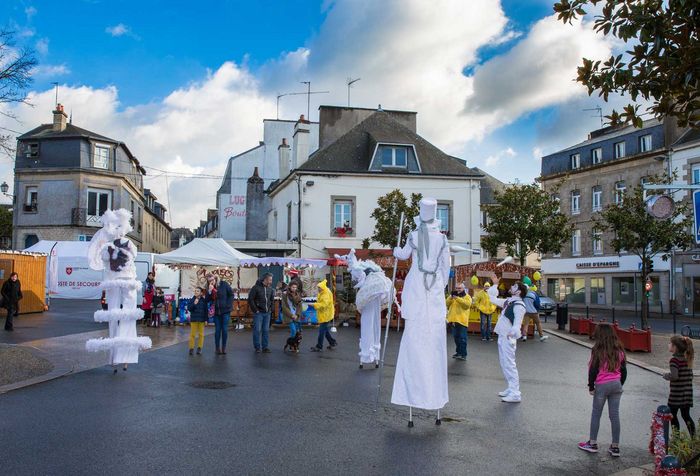 Marché de Noël à Ploërmel - Agrandir l'image, .JPG 296Ko (fenêtre modale)