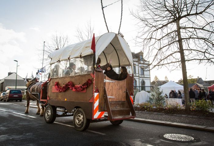 Marché de Noël 2018 à Ploërmel ©JF-GUILLON - Agrandir l'image, .JPG 352Ko (fenêtre modale)