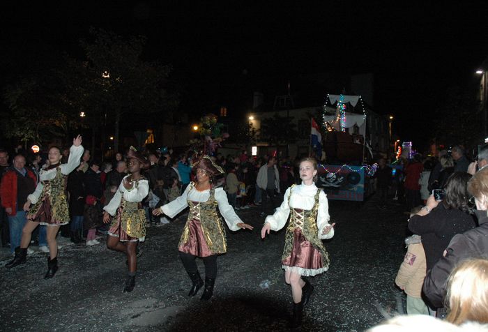 Carnaval nocturne à Ploërmel - Agrandir l'image, .JPG 438Ko (fenêtre modale)