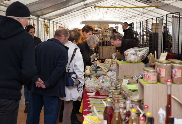 Marché de Noël à Ploërmel - Agrandir l'image, .JPG 197Ko (fenêtre modale)