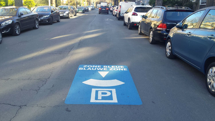 Comment utiliser un disque de stationnement zone bleue ?